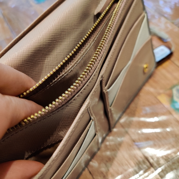 Prada leather wallet - Picture 7 of 7